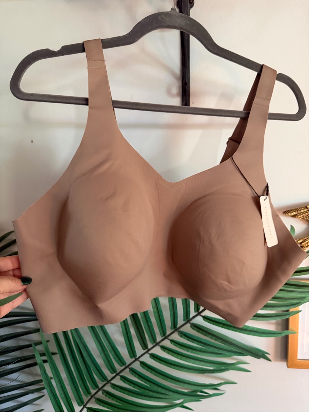 NWT Seamless Nude Wireless Molded-Cup Bra